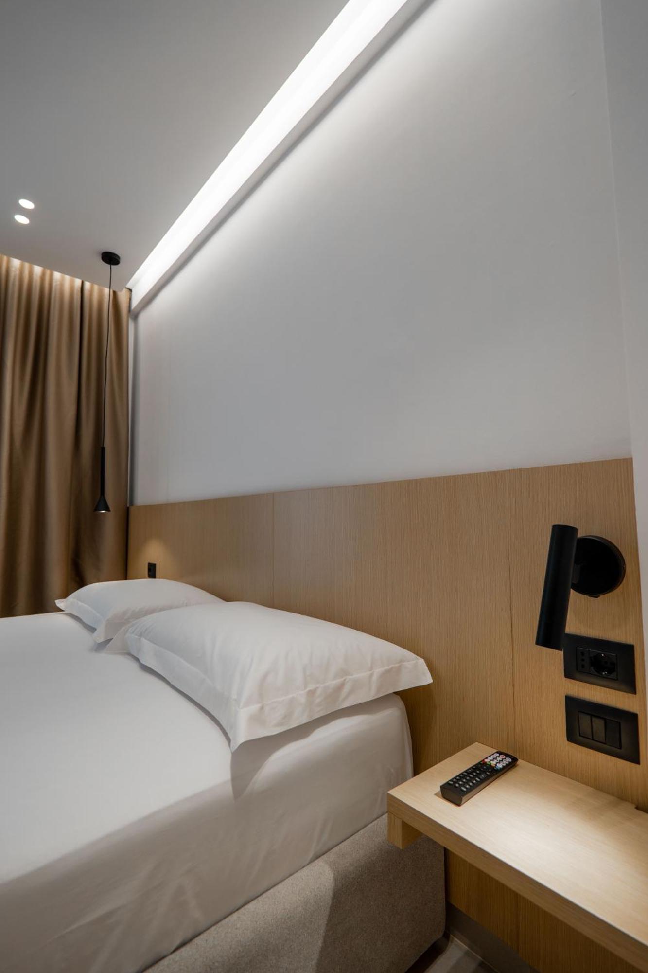 Austin Boutique Hotel Sarande Exterior photo